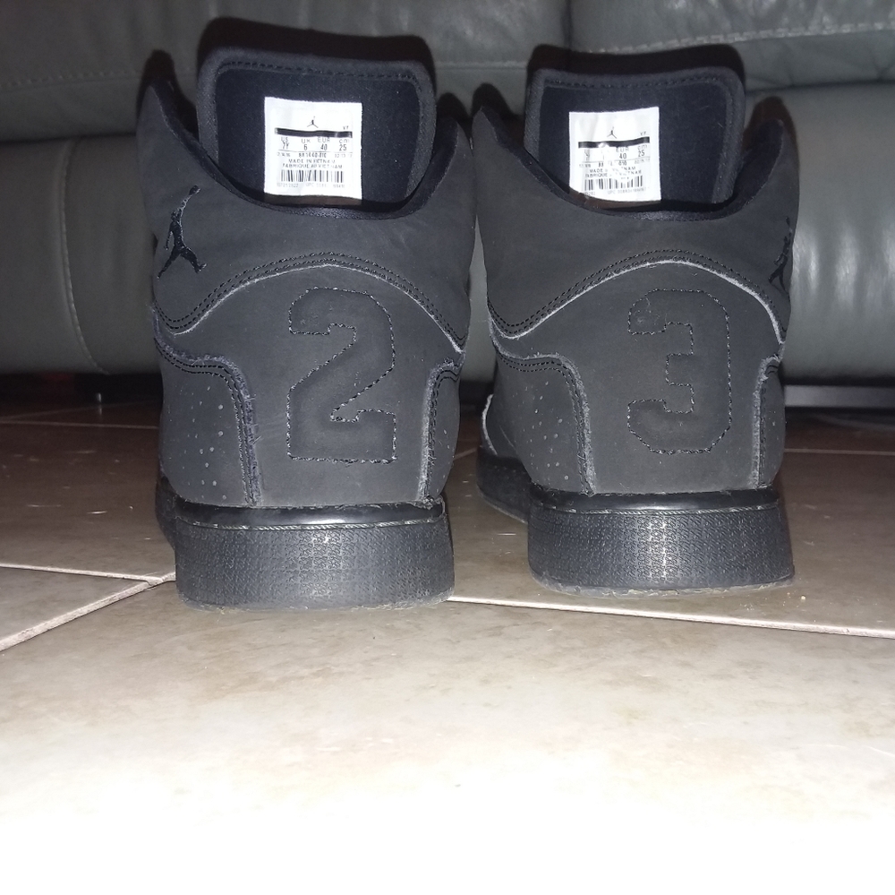 Jordan 23 - Picture 2 of 4